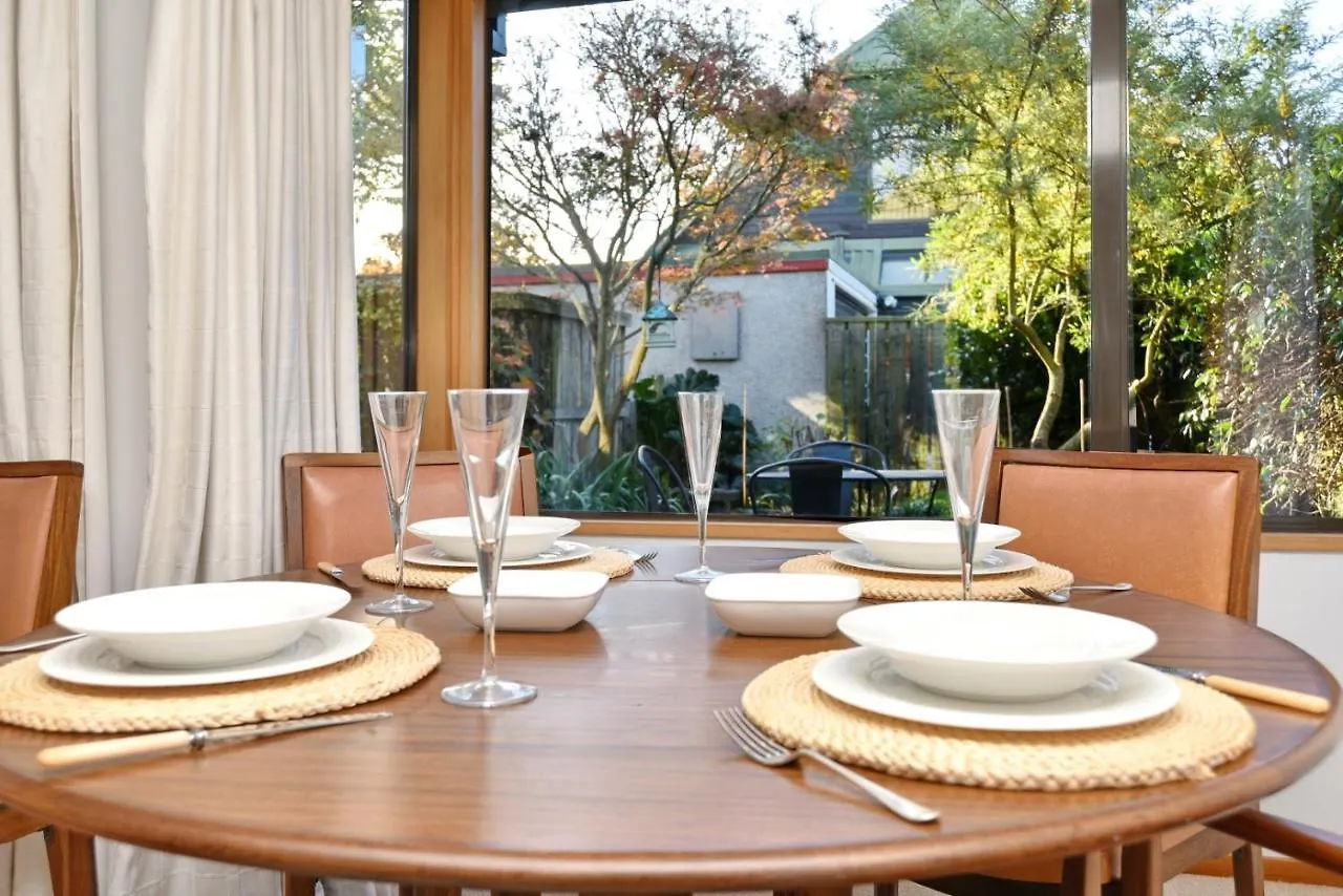 Bristol St - Christchurch Holiday Homes